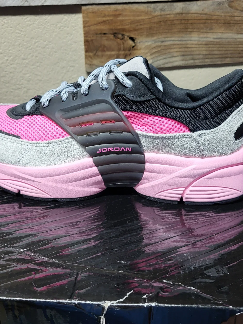 *NEW* Jordan TRunner O/S  Low Shoes Wolf Grey/Pink Blast Size Men 9.5 Women 11